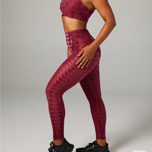 Savage X Fenty Poinsettia Red Plum Houndstooth High-Waist Legging Set - Picture 3 of 14
